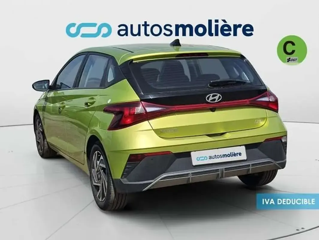 Usado Hyundai i20 84 CV (61 kW) 2024 Verde Utilitario