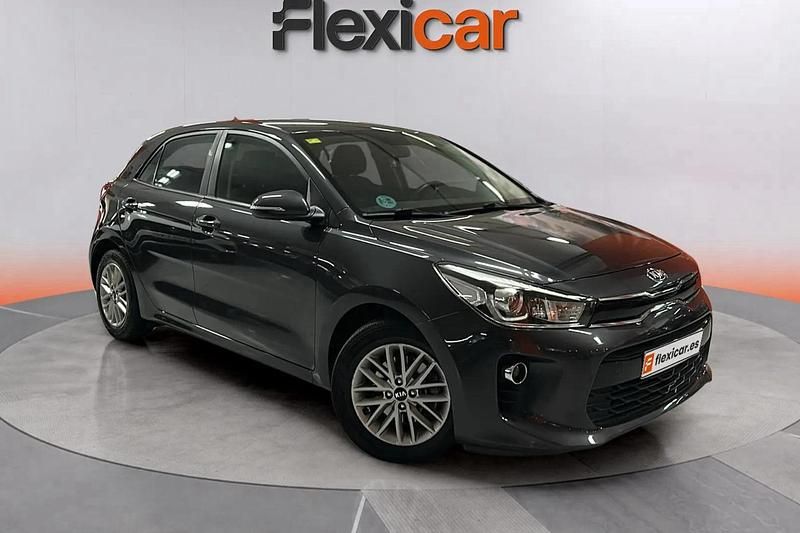 Gris Usado 2018 Kia Rio 2 Berlina | 10.990 € (Un poco caro) - Imagen 1/4