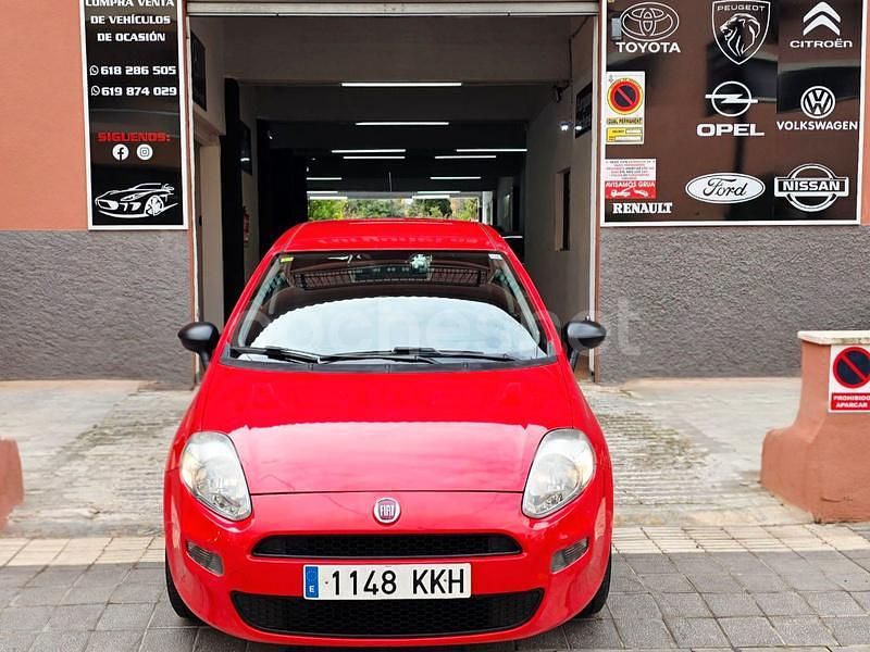 Usado Fiat Punto 69 CV (50 kW) 2018 Rojo Berlina