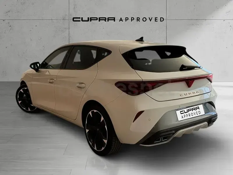 Usado Cupra Leon 150 CV (110 kW) 2024 Blanco Berlina