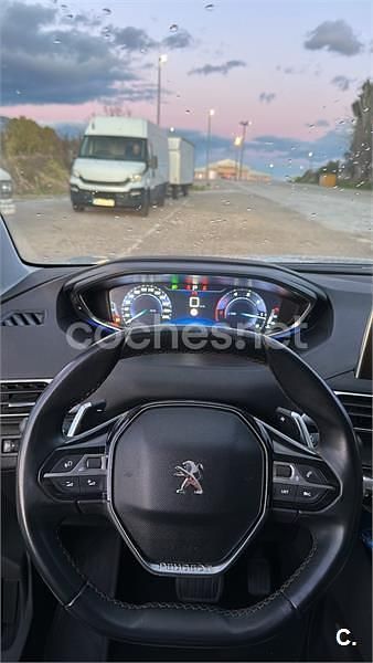 Usado Peugeot 5008 Allure 120 CV (88 kW) 2017 Blanco SUV