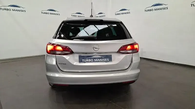 Usado Opel Astra Ultimate 145 HP (106 kW) 2022 Cinzento Citadino