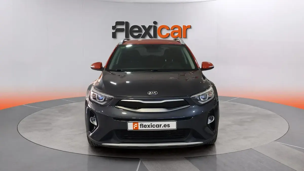 Usado Kia Stonic 120 CV (88 kW) 2018 Gris SUV