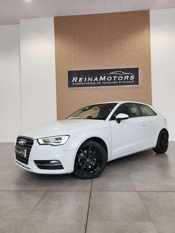 Usado Audi A3 Ambition 105 CV (77 kW) 2013 Blanco Berlina