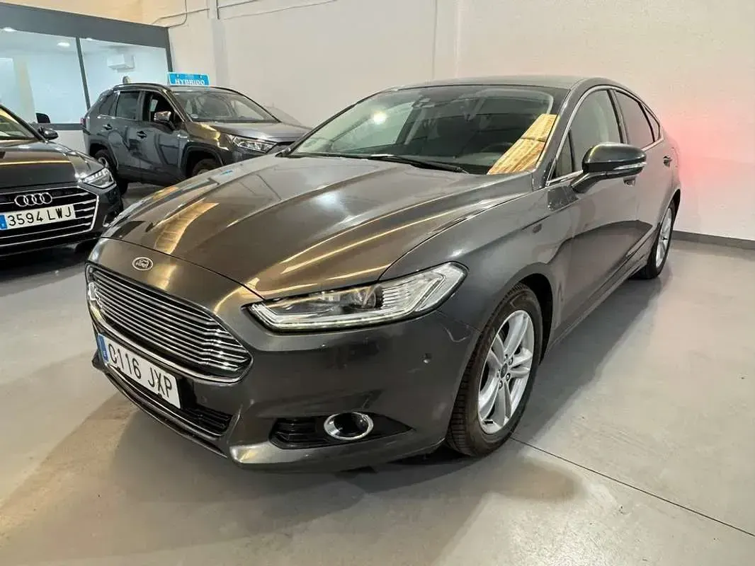 Usado Ford Mondeo Titanium 150 CV (110 kW) 2017 Gris Berlina