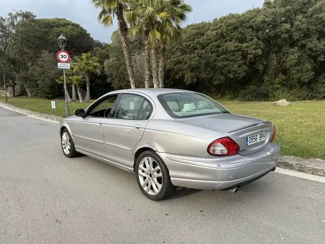Usado Jaguar X-type Classic 196 CV (144 kW) 2003 Gris Berlina