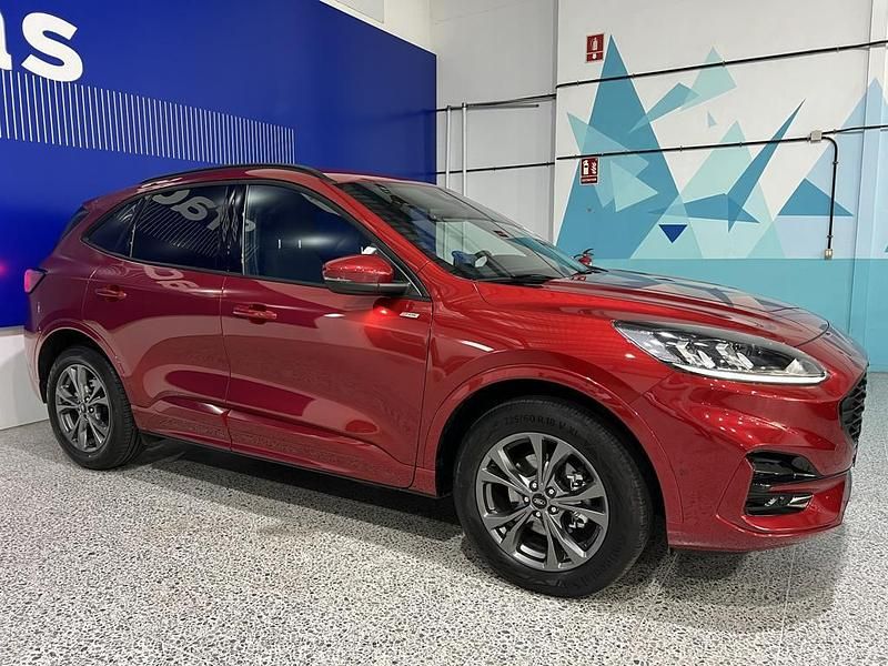 Rojo Usado 2023 Ford Kuga ST-Line SUV | 26.995 € (Precio justo) - Imagen 1/4