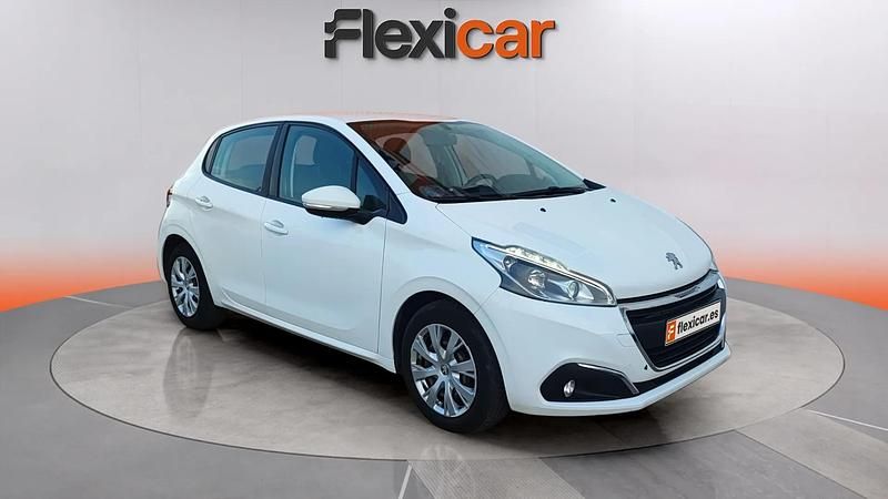 Usado Peugeot 208 Active 82 CV (60 kW) 2019 Blanco Utilitario