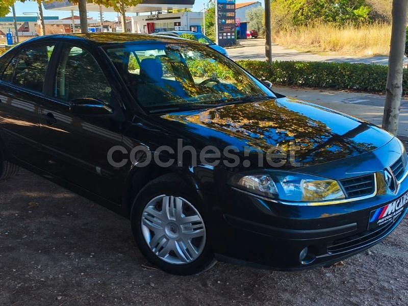 Negro Usado 2005 Renault Laguna II Dynamique Berlina | 2459 € (Buen precio) - Imagen 1/4