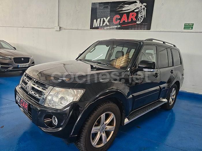 Negro Usado 2013 Mitsubishi Montero Motion SUV | 19.999 € (Precio justo) - Imagen 1/4