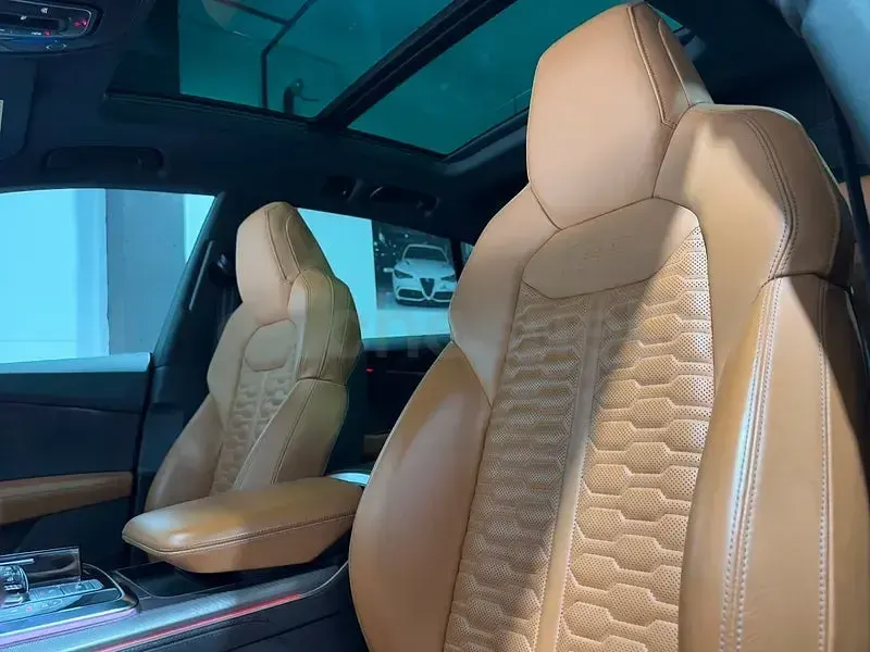 Usado Audi Q8 600 CV (441 kW) 2021 Negro SUV