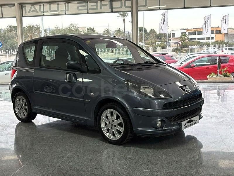 Usado Peugeot 1007 Sport 110 CV (80 kW) 2007 Gris / plata Monovolumen