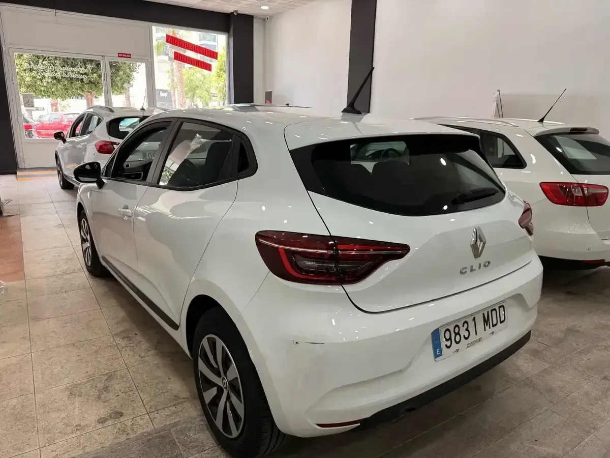 Usado Renault Clio Equilibre 90 CV (66 kW) 2022 Blanco Utilitario