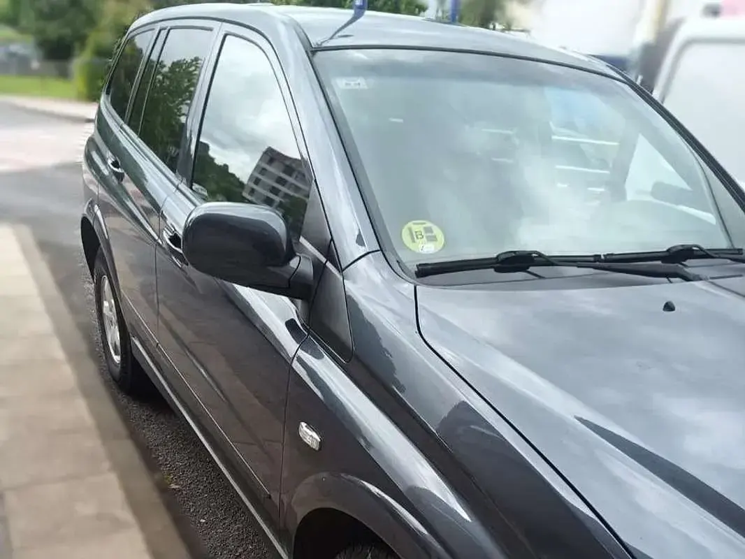 Usado SsangYong Kyron 141 CV (103 kW) 2011 Gris SUV