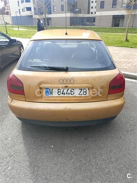Usado Audi A3 Ambition 110 CV (80 kW) 2000 Naranja Utilitario