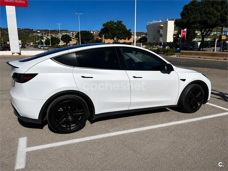 Usado Tesla Model Y RWD 220 kW (300 CV) 2024 Eléctrico SUV