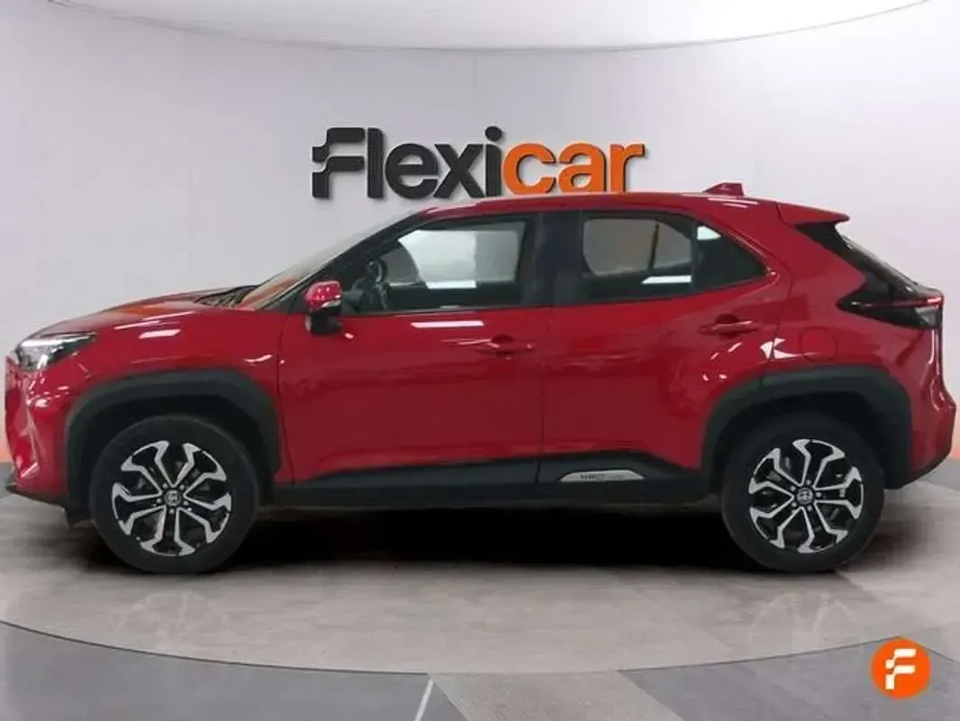 Usado Toyota Yaris Cross Active 116 CV (85 kW) 2023 Rojo SUV