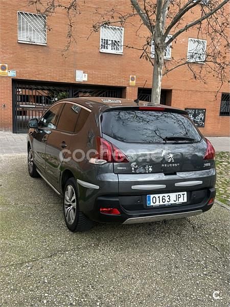 Usado Peugeot 3008 Style 120 CV (88 kW) 2016 Negro Berlina