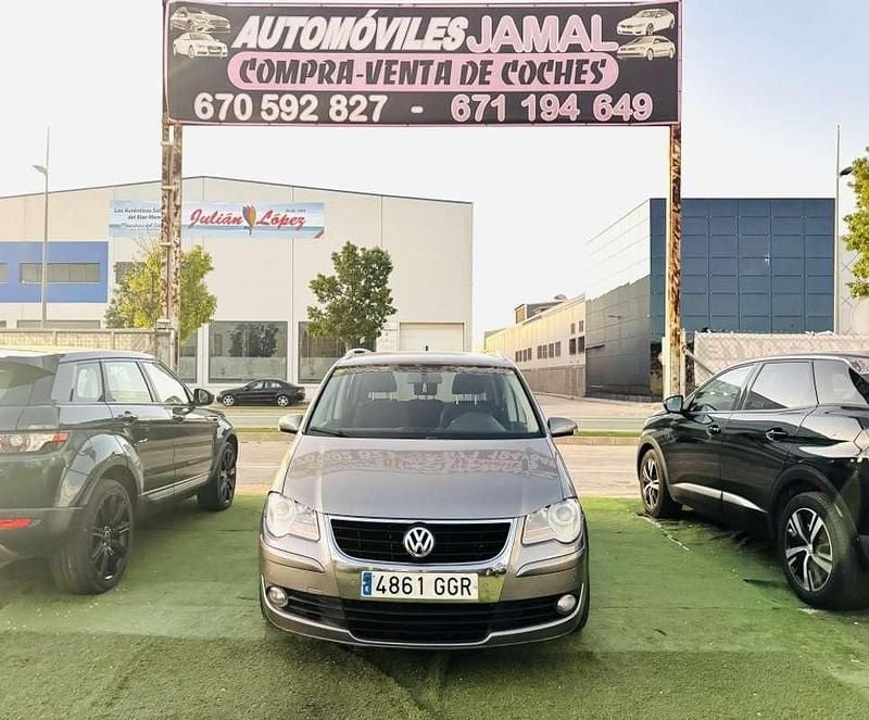 Usado VW Touran 140 CV (102 kW) 2008 Gris Monovolumen