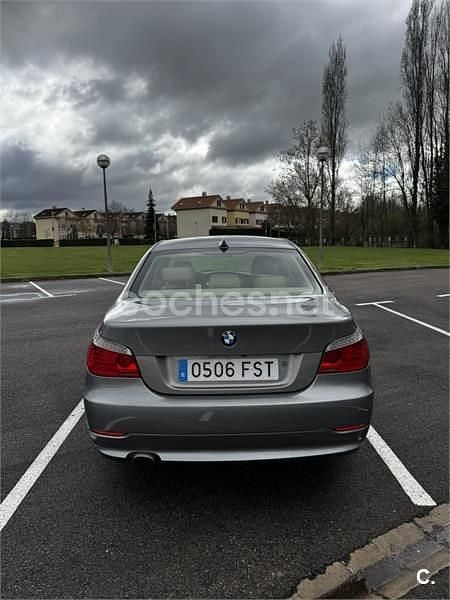 Usado BMW 520 163 CV (119 kW) 2007 Gris / plata Berlina