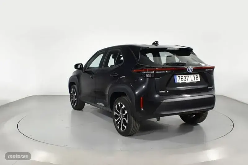 Usado Toyota Yaris Cross Active 116 CV (85 kW) 2022 Negro SUV