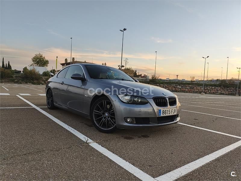 Usado BMW 325 218 CV (160 kW) 2006 Gris / plata Coupe
