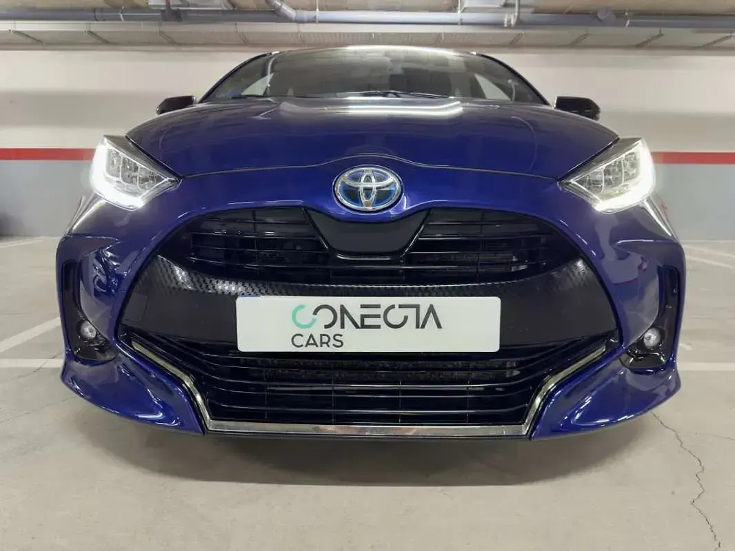 Usado Toyota Yaris Plus 116 CV (85 kW) 2021 Azul Utilitario