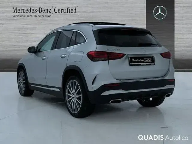Usado Mercedes GLA250 218 CV (160 kW) 2022 Plata iridio SUV