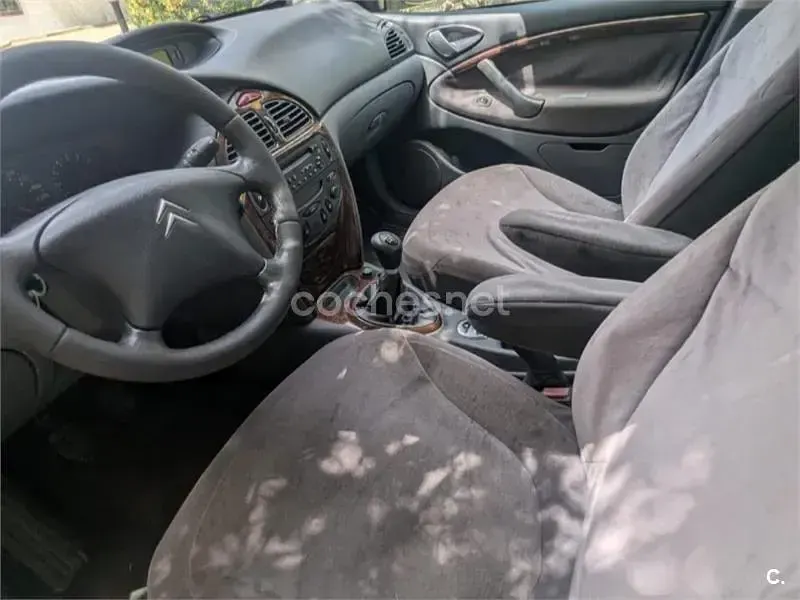 Usado Citroën C5 110 CV (80 kW) 2001 Negro Familiar