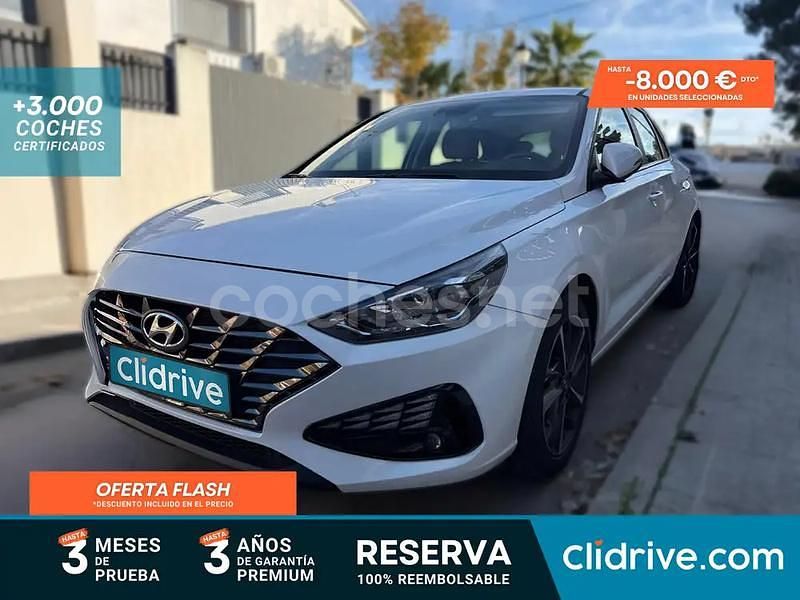 Usado Hyundai i30 110 HP (80 kW) 2024 Branco Sedan