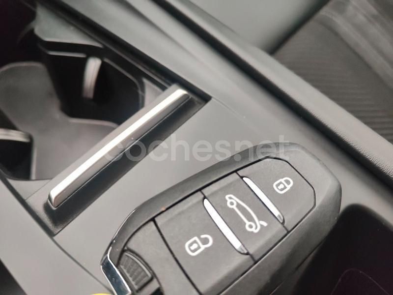 Usado Peugeot 308 GT 136 CV (100 kW) 2024 Blanco Berlina