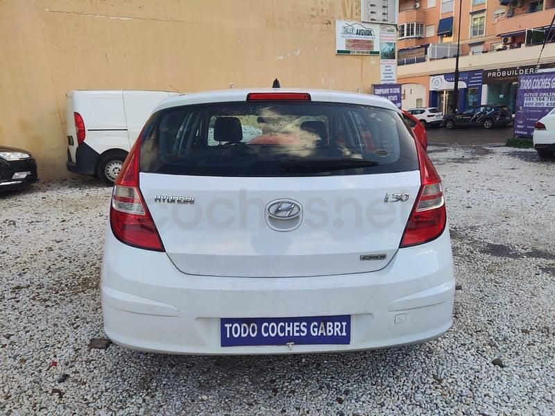 Usado Hyundai i30 Comfort 90 CV (66 kW) 2009 Blanco Berlina