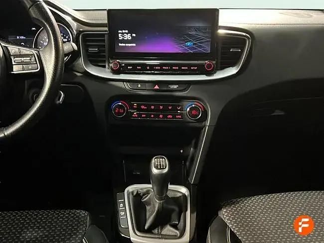 Używany Kia Ceed 140 KM (102 kW) 2020 Biały Hatchback