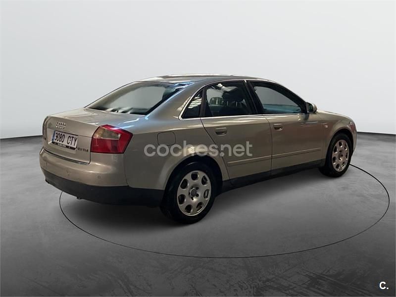 Usado Audi A4 130 CV (95 kW) 2004 Beige Berlina
