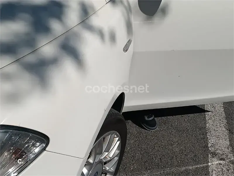 Usado Lancia Ypsilon Silver 69 CV (50 kW) 2014 Blanco Utilitario