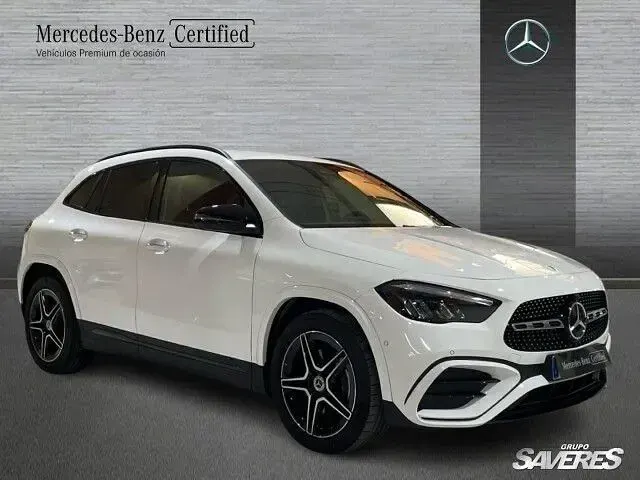 Usado Mercedes GLA200 150 CV (110 kW) 2025 Blanco polar SUV