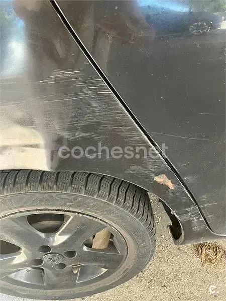 Usado Toyota Yaris Sol 87 CV (63 kW) 2006 Negro Berlina