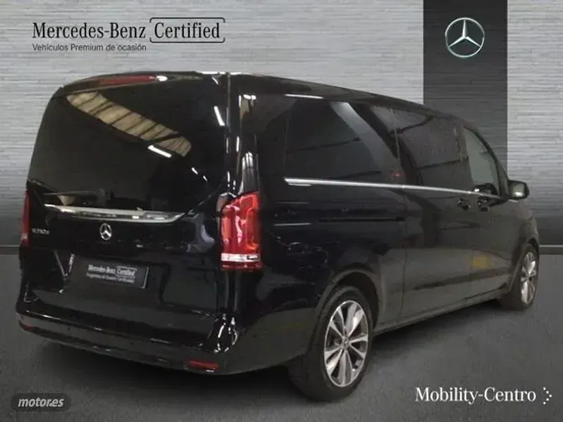 Usado Mercedes V250 Avantgarde 2024 Negro Monovolumen
