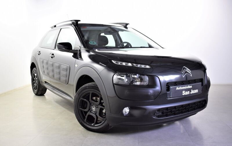 Usado Citroën C4 Cactus Feel 100 CV (73 kW) 2018 Negro Utilitario
