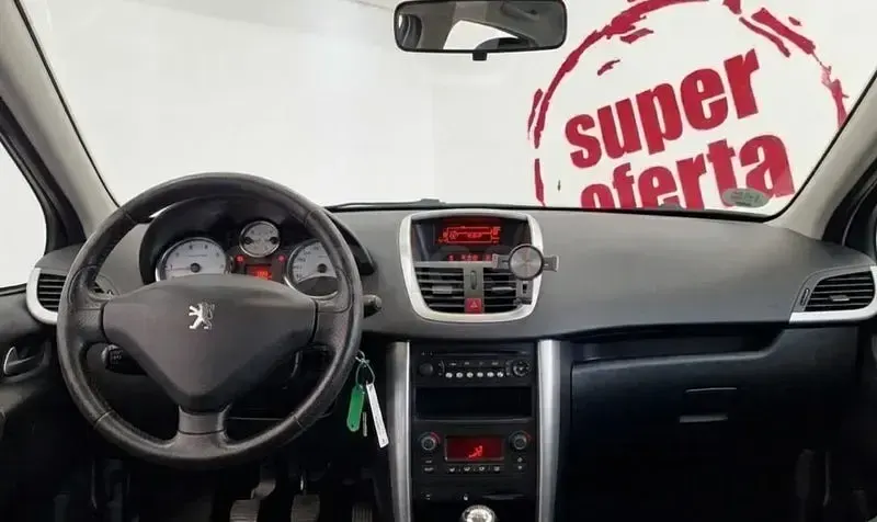 Usado Peugeot 207 Active 95 CV (69 kW) 2012 Blanco Berlina