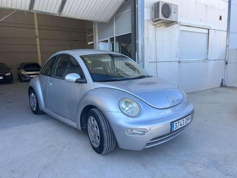 Usado VW Beetle 102 CV (75 kW) 2005 Gris Utilitario