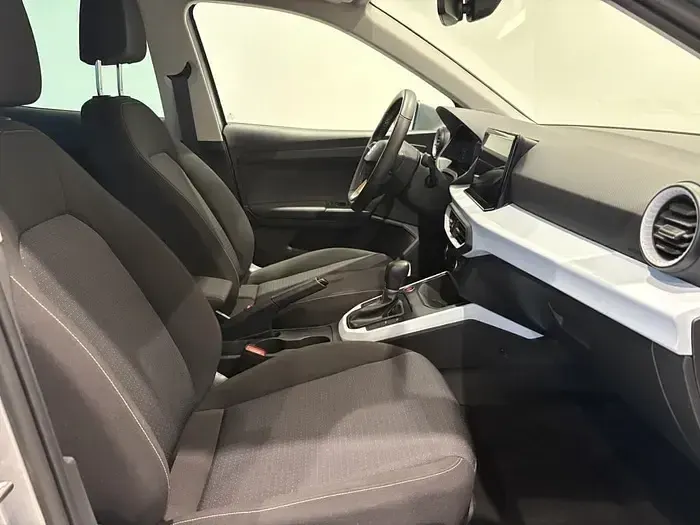 Usado Seat Arona Style 110 CV (80 kW) 2024 Rojo SUV