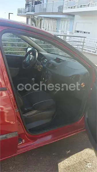 Usado Renault Clio II Expression 75 CV (55 kW) 2010 Rojo Berlina