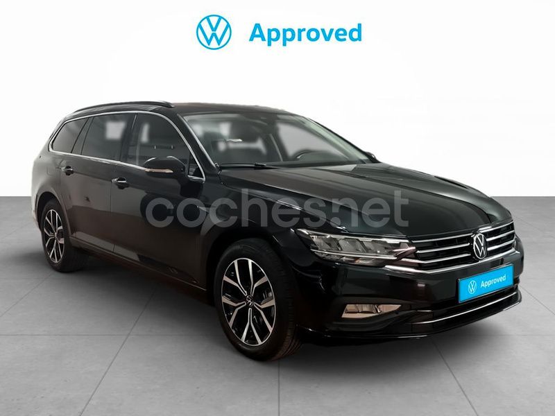 Negro Usado 2024 VW Passat Business Familiar | 32.200 € (Buen precio) - Imagen 1/4