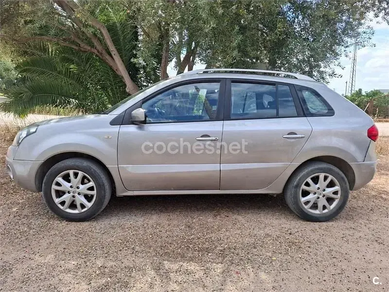 Usado Renault Koleos Dynamique 150 CV (110 kW) 2008 Gris / plata SUV