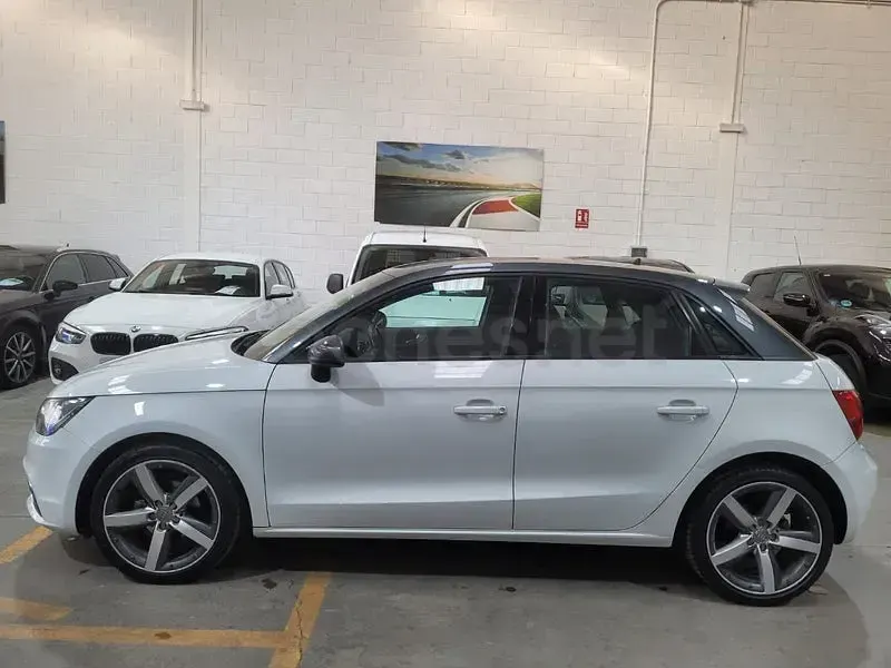 Usado Audi A1 Sportback Ambition 90 CV (66 kW) 2013 Blanco Utilitario