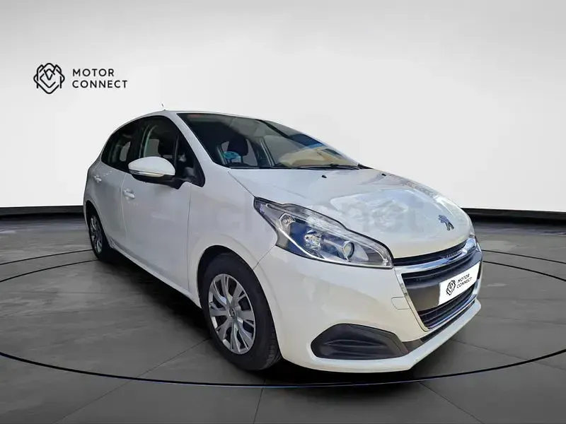 Usado Peugeot 208 Active 82 CV (60 kW) 2019 Blanco Utilitario