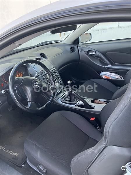 Gris / plata Usado 2002 Toyota Celica Coupe | 6995 € (Buen precio) - Imagen 1/4