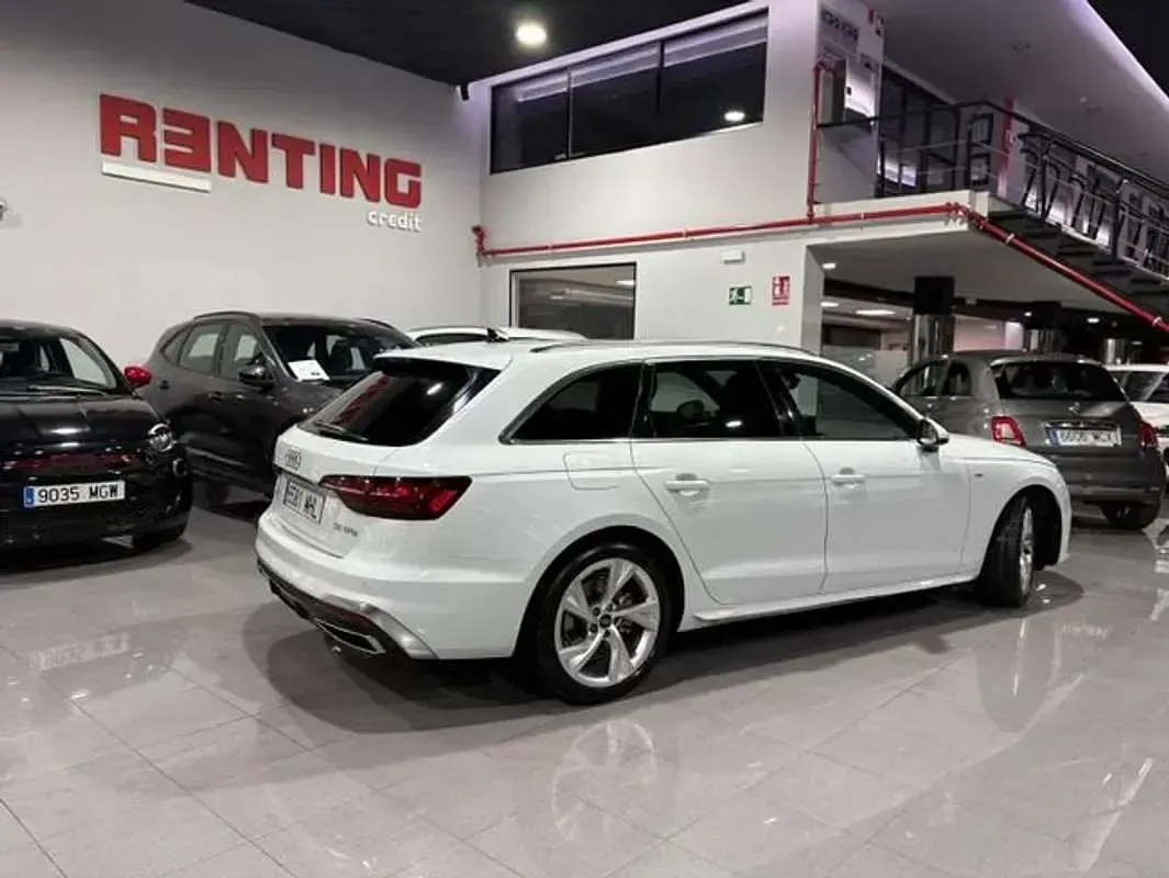 Usado Audi A4 S-Line 150 CV (110 kW) 2023 Blanco Familiar