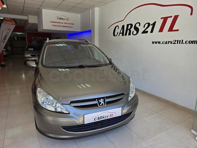 Usado Peugeot 307 110 CV (80 kW) 2004 Beige Familiar